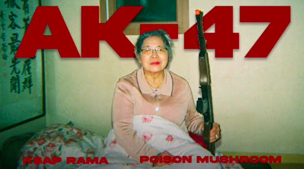 AK47 외할머니 티셔츠